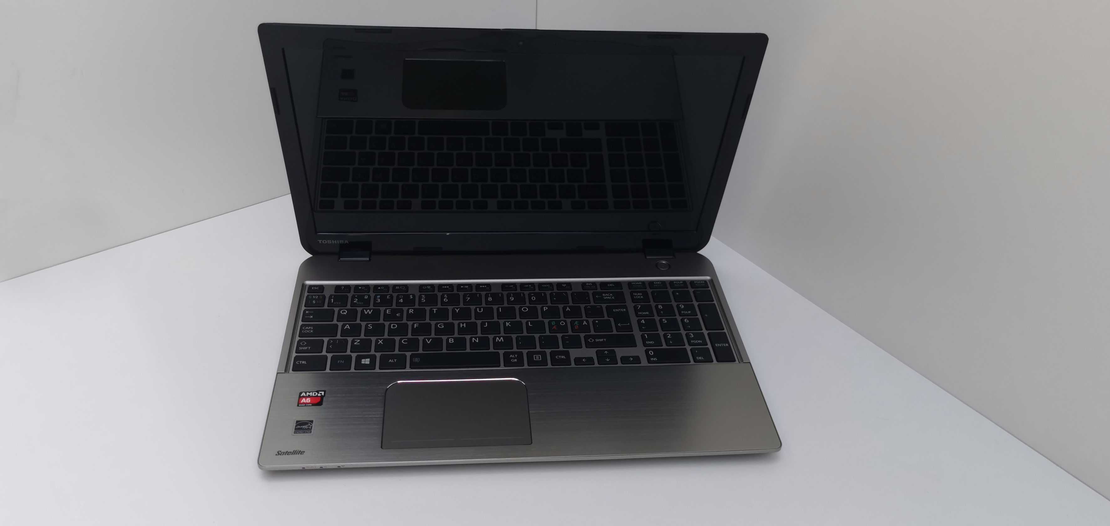 Toshiba Satellite M50D AMD A6 240 GB SSD KINGSTON 8 GB RAM