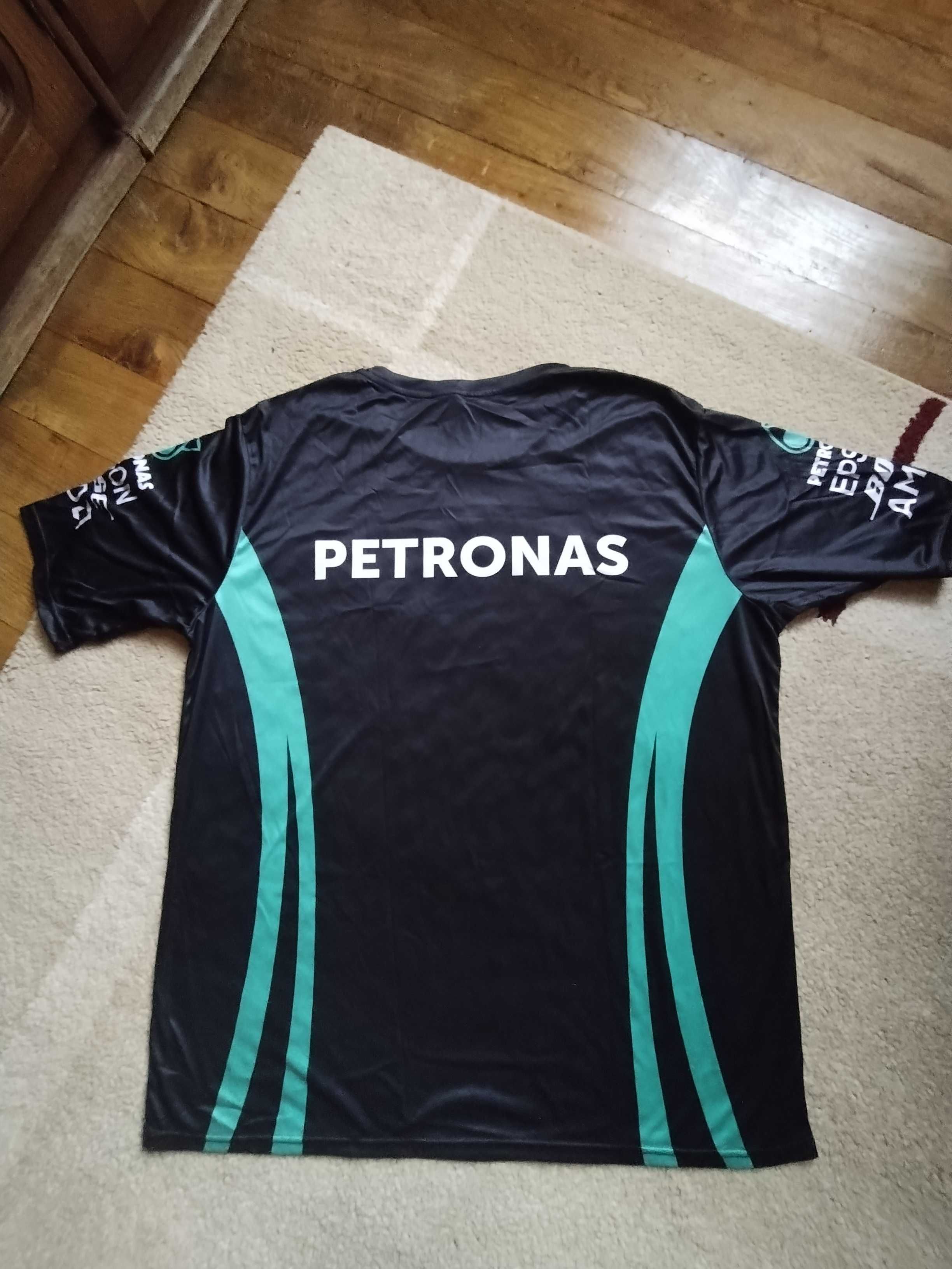 Vand set bluza si tricou petronas