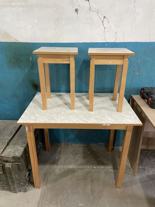 Продам стол со стульями