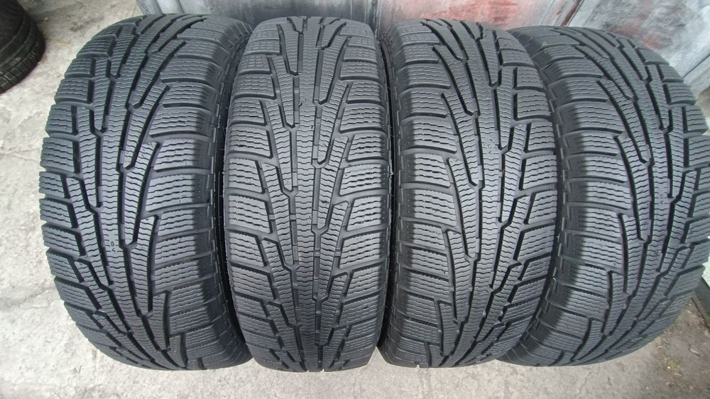 225/65/17 Nokian