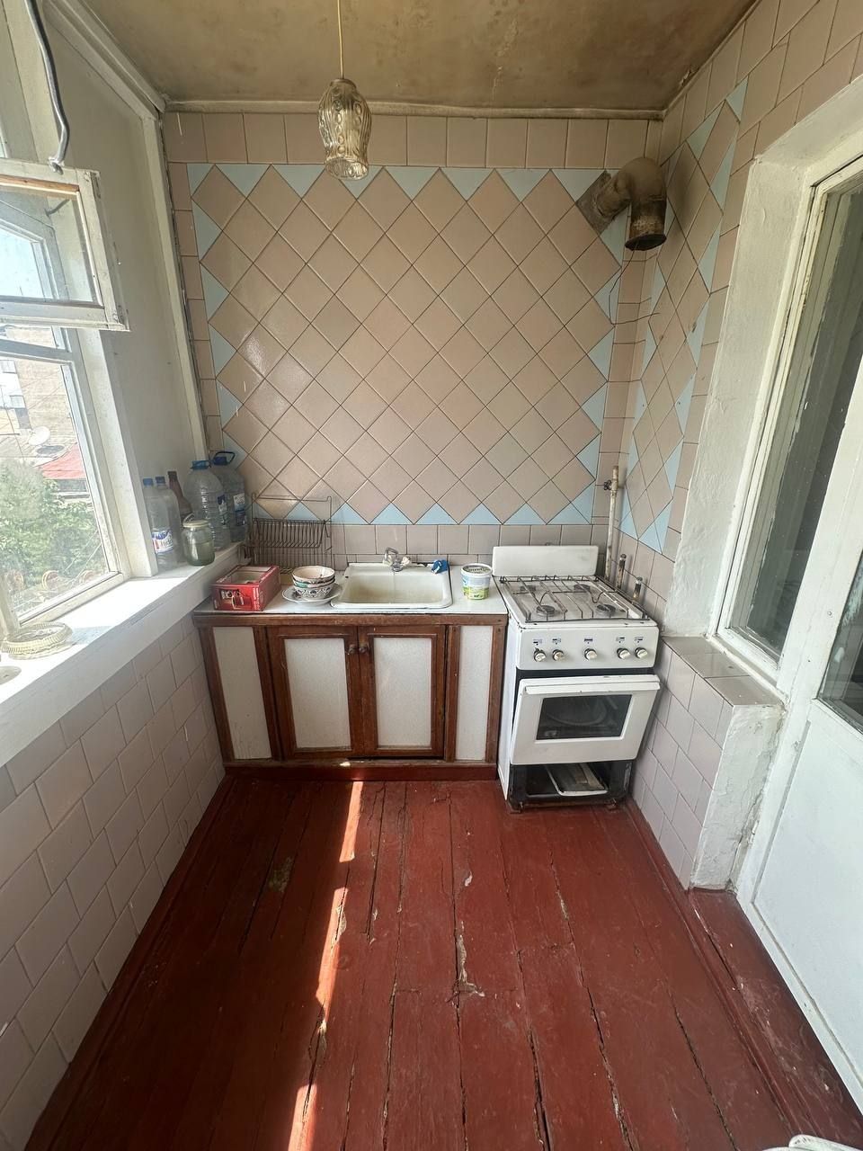 2 ком. квартира (2/2/4). Дом кирпичный. Старые Сергели
