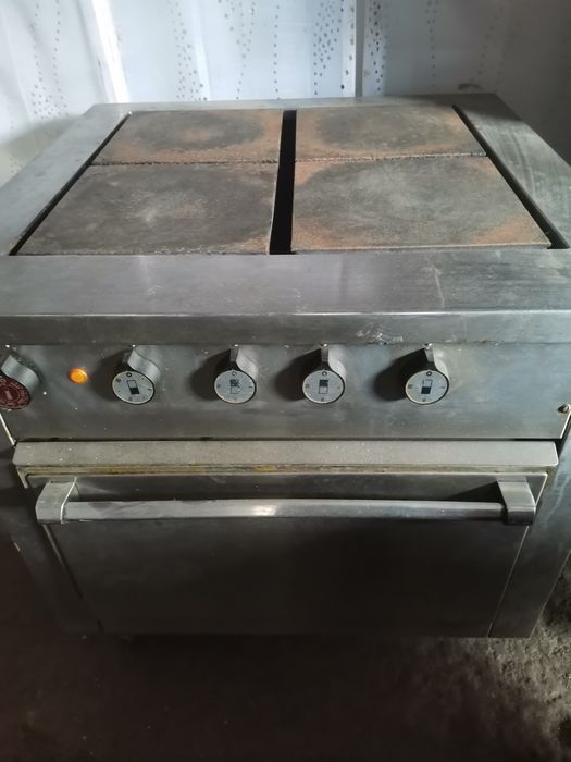 Plita de inox pe curent