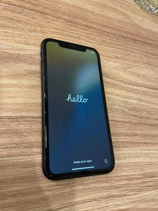 iPhone 10 XR - с увеличенным аккумулятором в сравнении с обычным 10ым