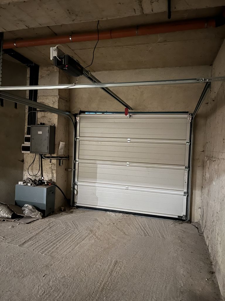 Дава се под наем Гараж / Паркомясто в Варна, Център - 25 кв.м за 24500 € - Снимка #3