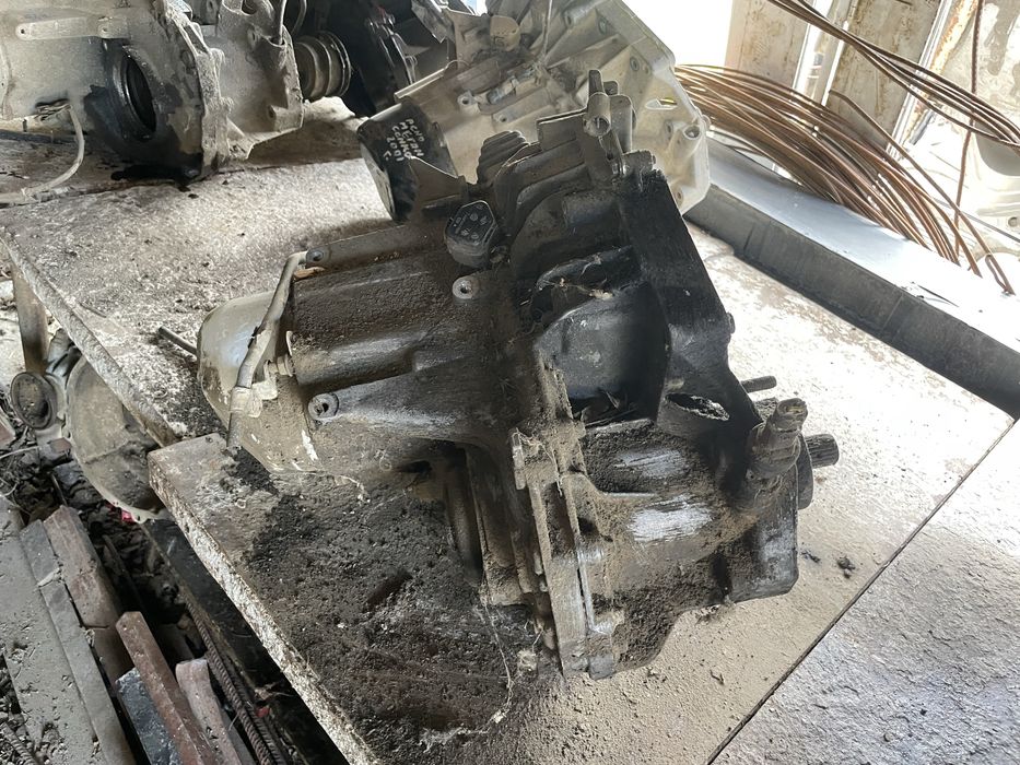 Скороростна кутия за рено сценик/scenic 1.9 d