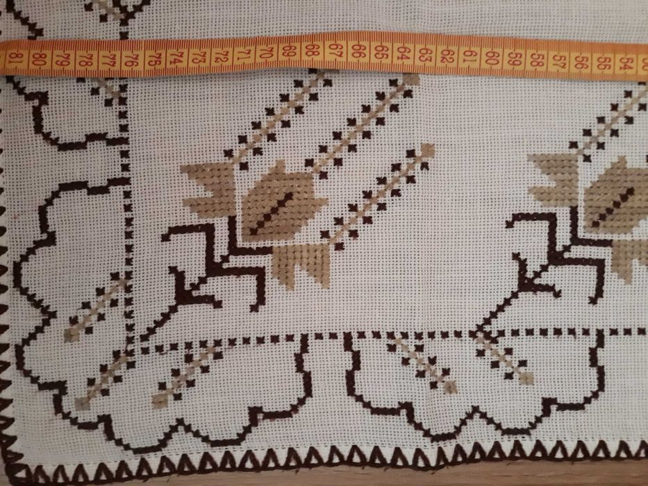 Fata masa cusuta ietamina etamina