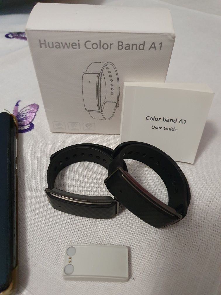 Huawei P8 Lite +husa flip + 2x Color Band A1 (cu încărcător, cutie)