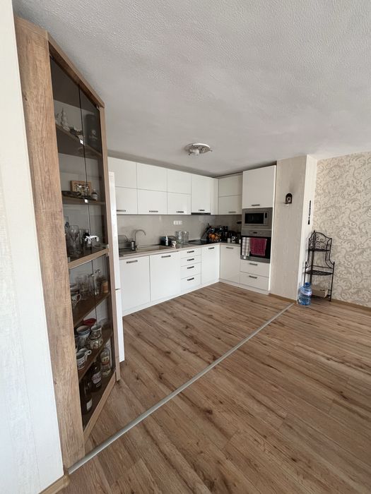 Продава се Четиристаен апартамент в Варна, Базар Левски - 200 кв.м за 2900 €/кв.м - Снимка #5