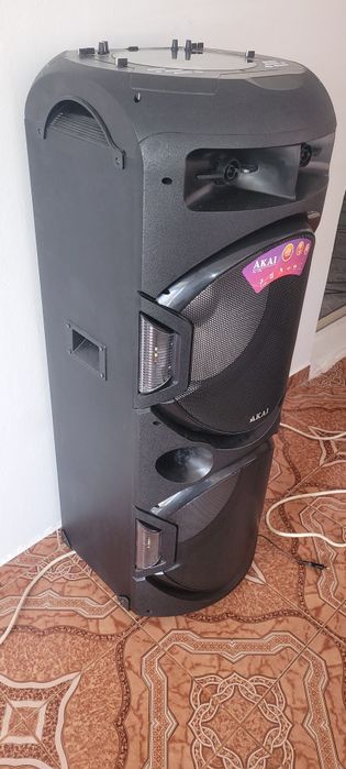 Vând boxa akai activa 350W rms Bluetooth, USB,card