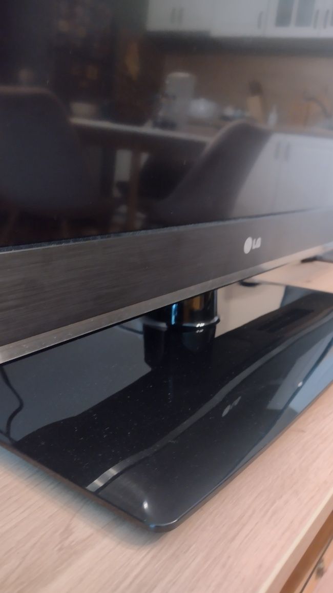 Телевизор LG 42 инча