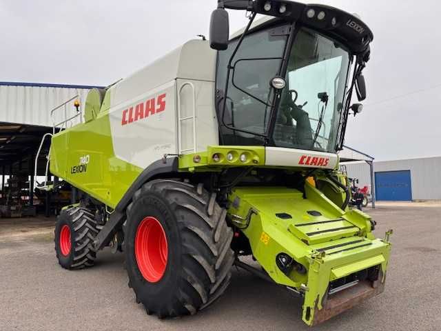 Combina agricola Claas Lexion 740