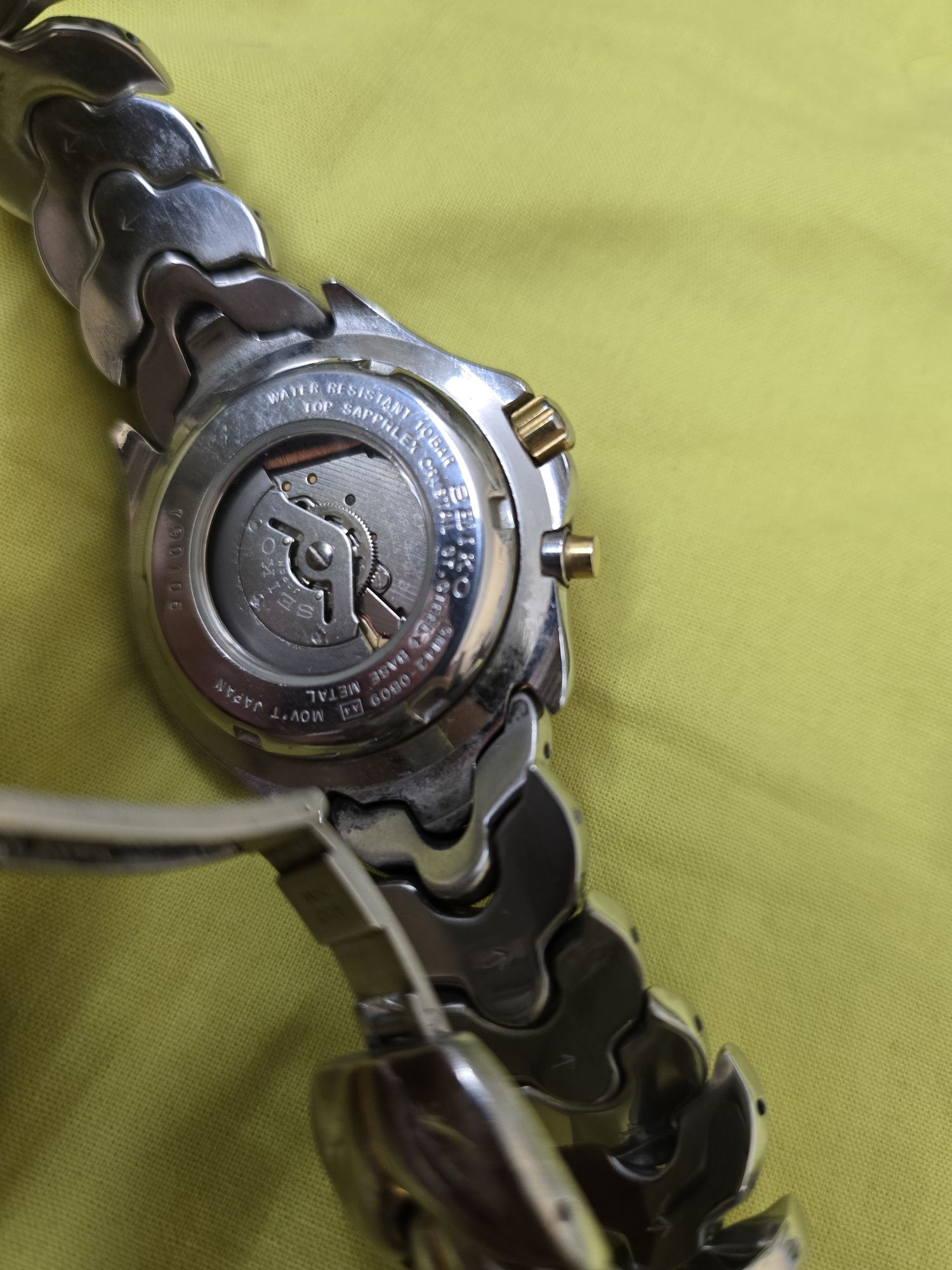 Seiko Kinetic, колекция от два часовника, еднакъв модел дамски и мъжки