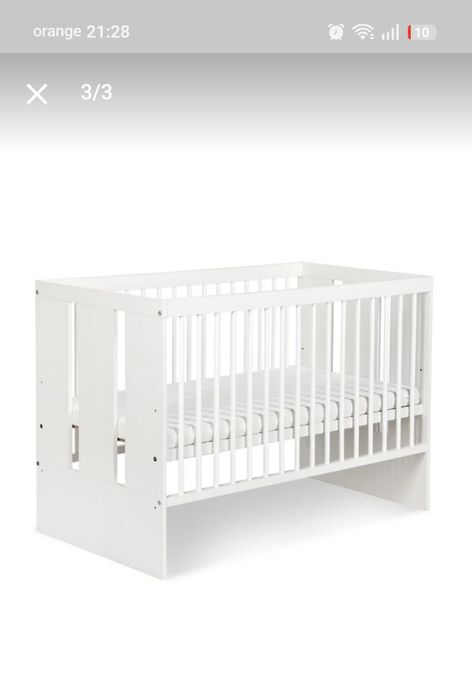 Pătuț bebeluș se vinde cu saltea cu spuma protecție saltea și aparator