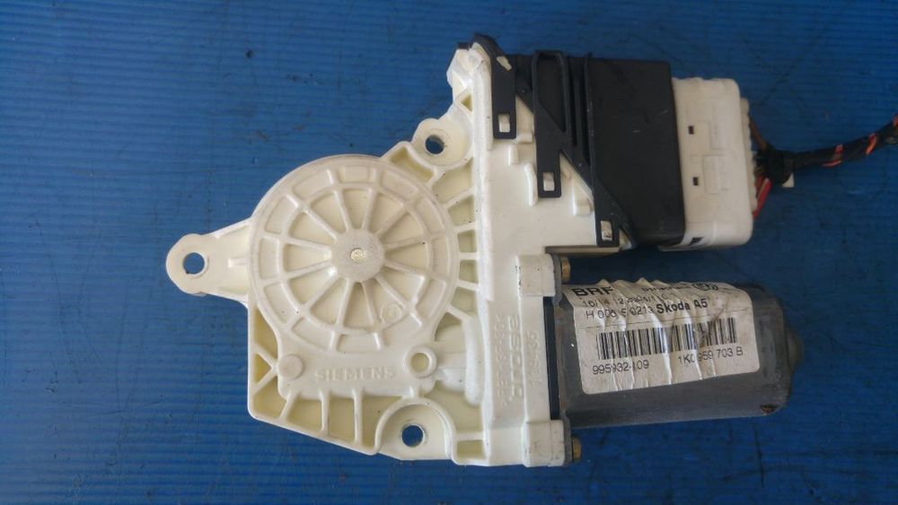 motoras macara stanga spate skoda octavia 2 1k0959703b
