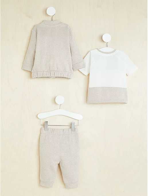 Set 2  piese 9-10 ani  135-140 (nou )