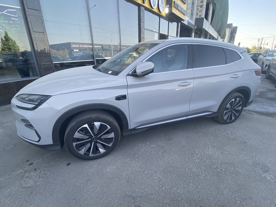 BYD Plus Ev Champion Flagship Smart Drive 2025