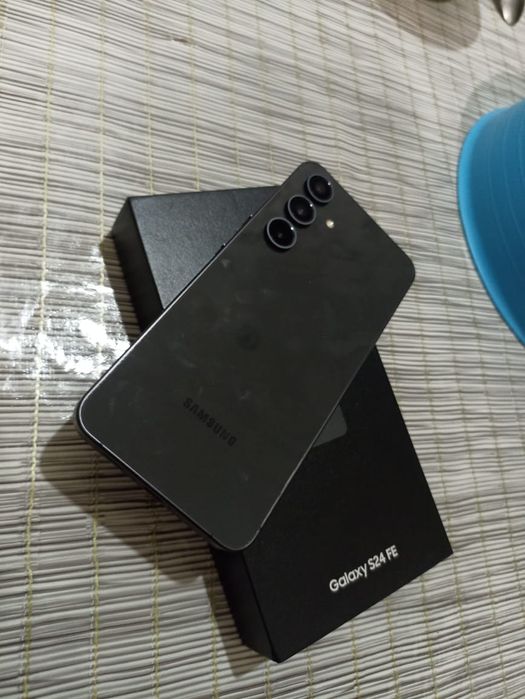 Продам Samsung S24 FE 8/128