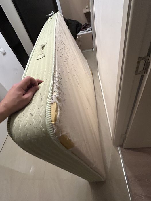 saltea de pat intr o stare acceptabila