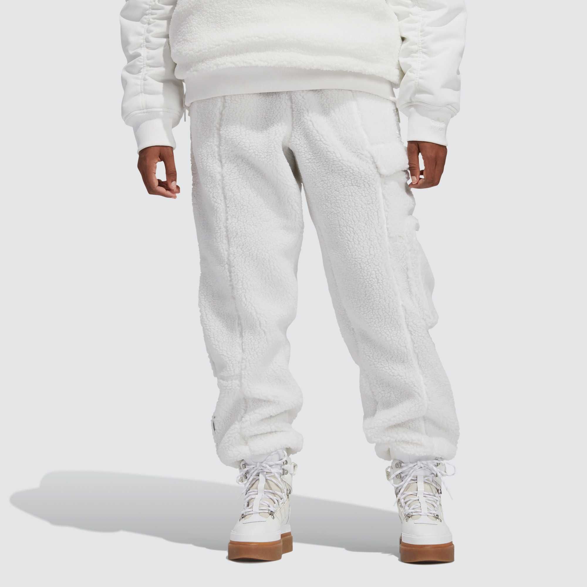 Adidas X Ivy Park Teddy Cargo Sweat Pants ОРИГИНАЛНО долнище/теди M/L