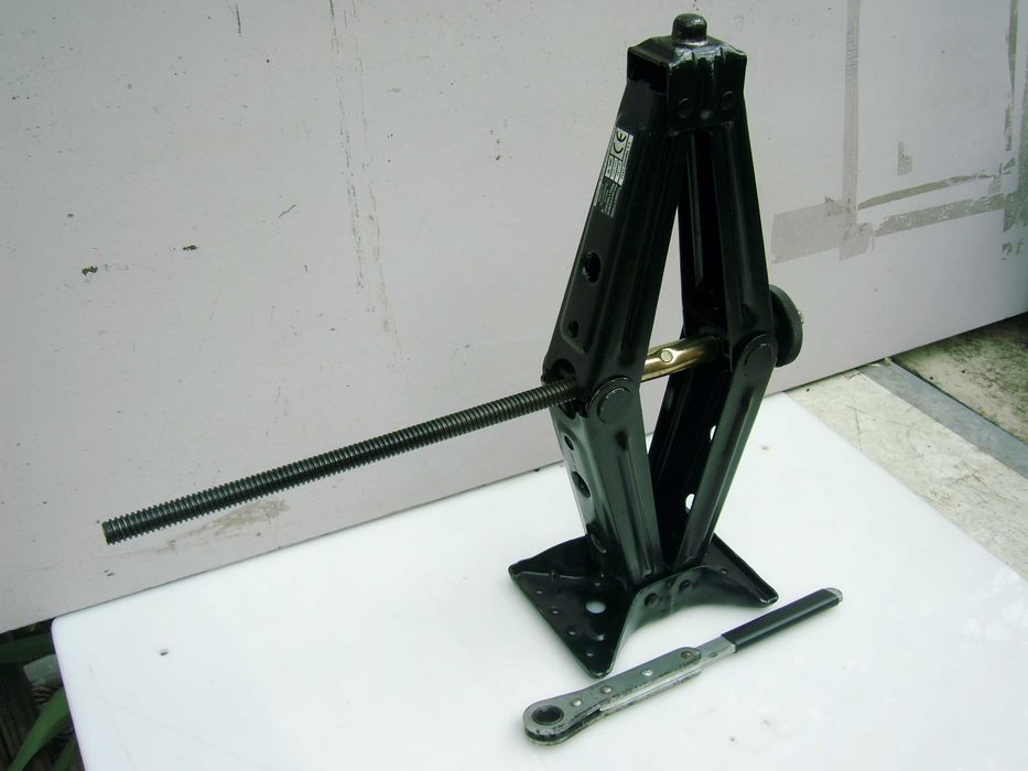 Крик - механичен крик - винтов крик