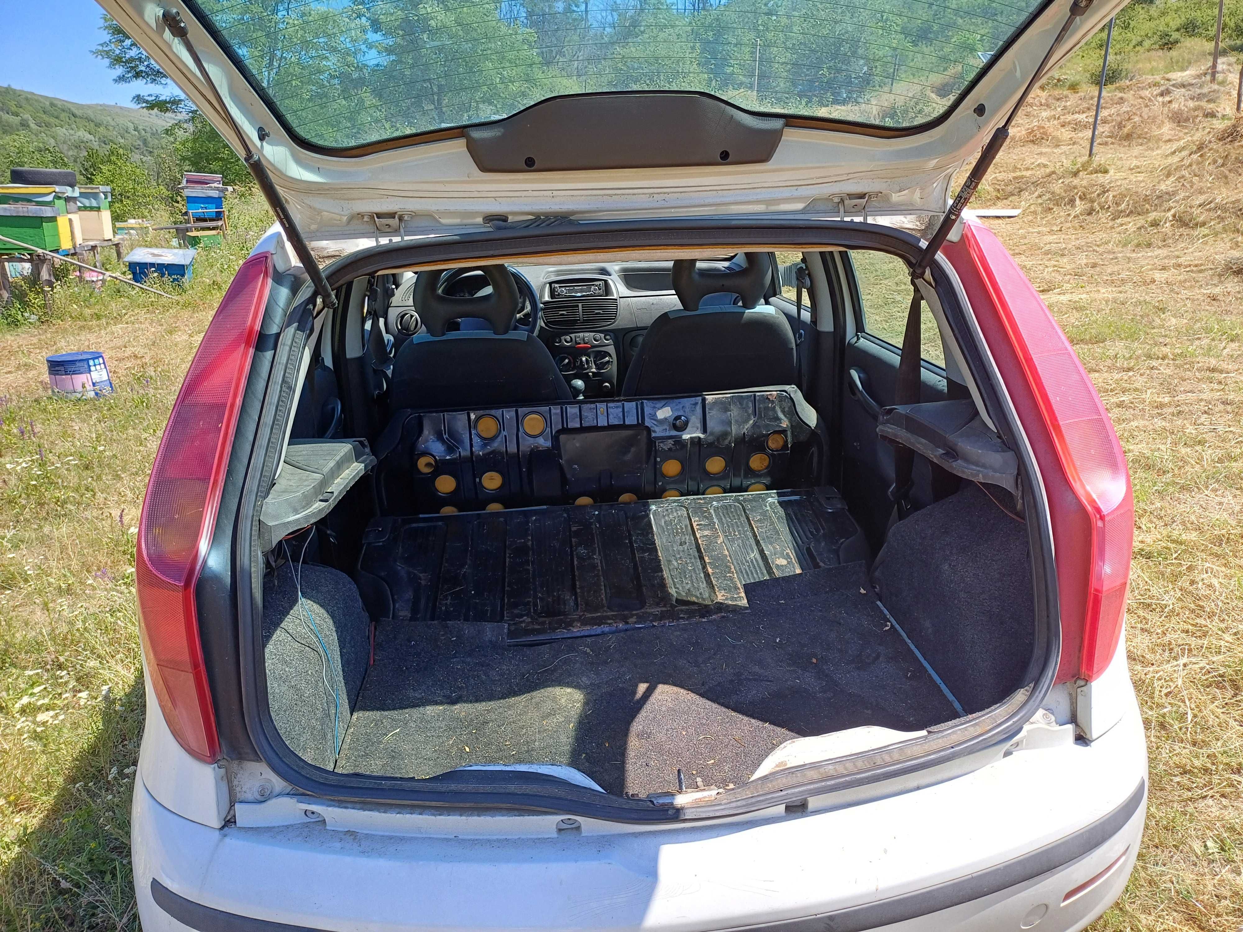 Vând Fiat Punto 1.3 benzină + GPL 2000 lei.