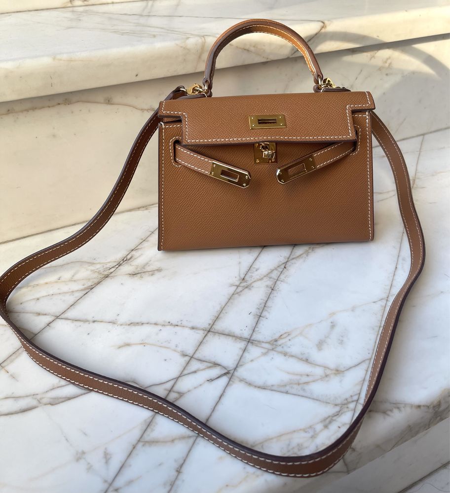 Hermes mini kelly чанта в кемъл цвят
