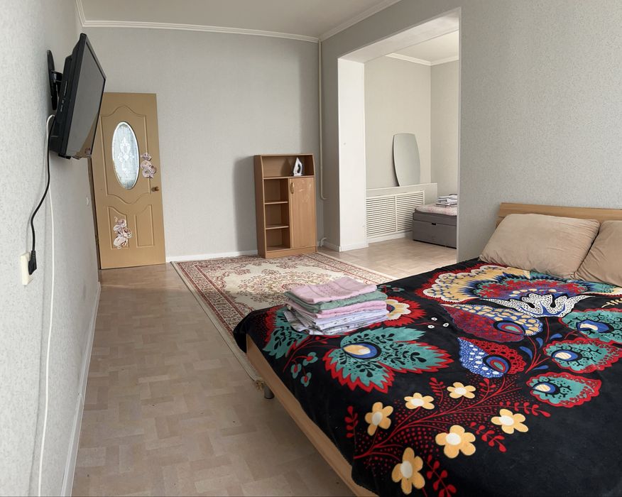 Аренда квартиры по суточно, 12 мкр., 1 этаж,