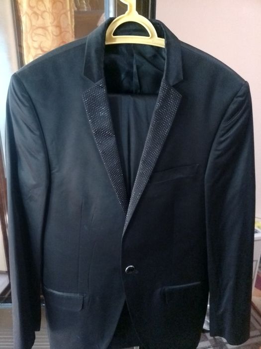 Costum bărbați noi nepurtate 2buc.