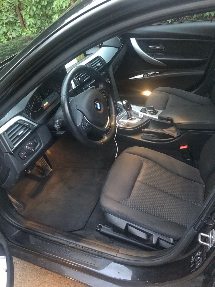 Bmw 320d Navi Mare/Automat/Head Up/Trapa/Euro5 184 cp