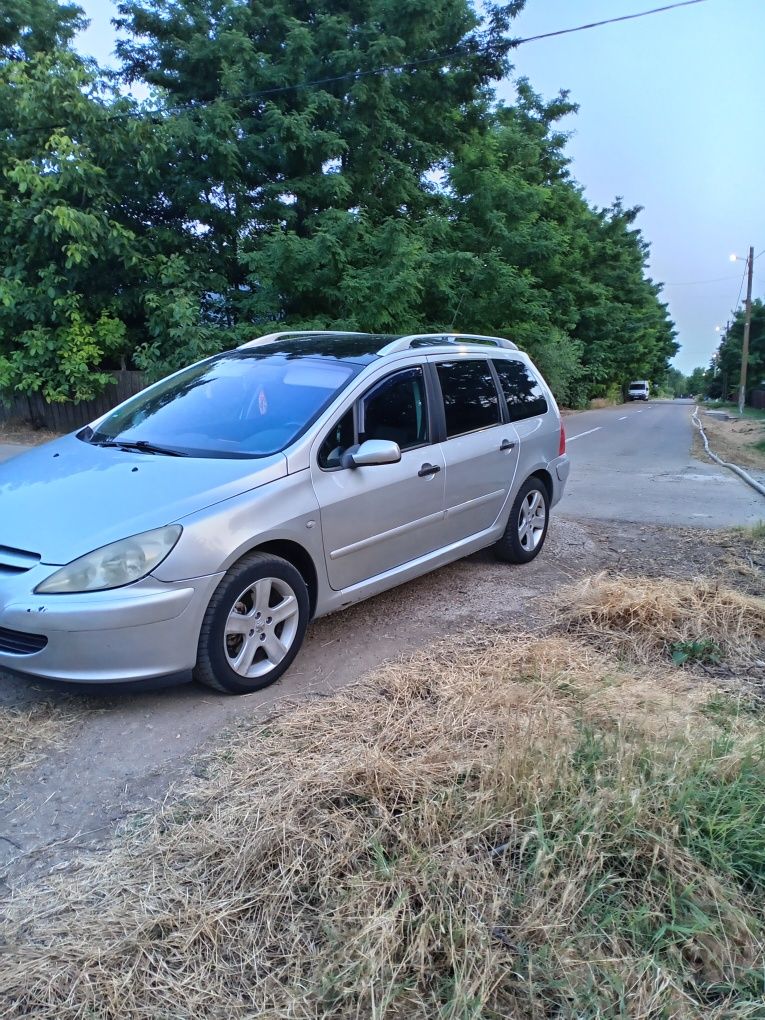 Peugeot 307 1.6 benzina model 7 locuri