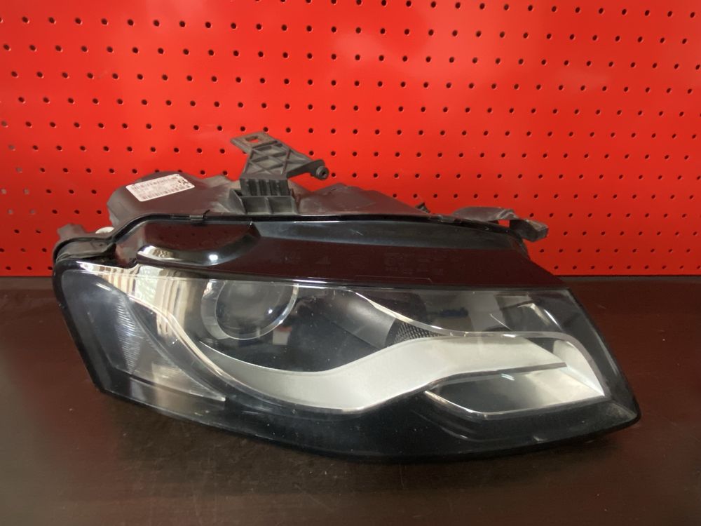 Far dreapta bixenon adaptiv si led Audi A4 B8 nonfacelift pana la 2012