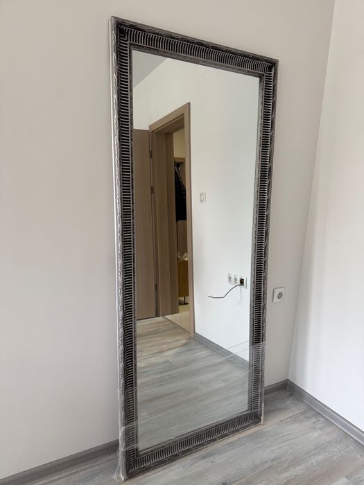 Чисто ново огледало