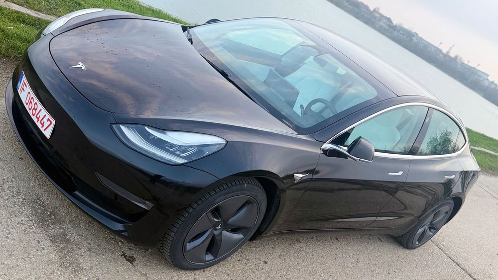 Tesla Model 3 Un singur prorprietar / folosita in regim privat / exclus taxi uber