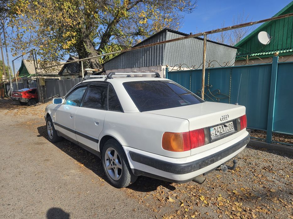 Автомобиль Ауди С4