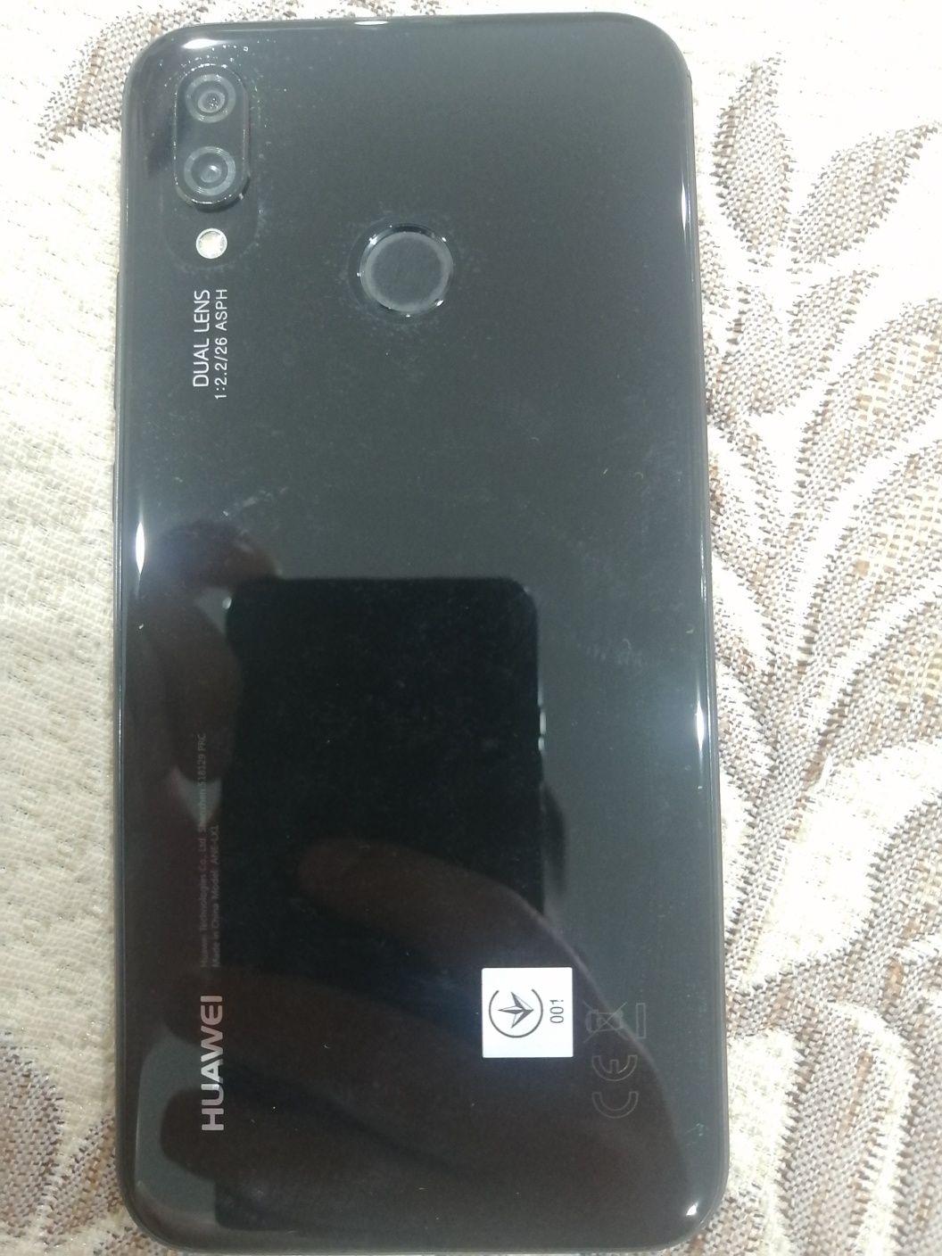 Продаю телефон Huawei P 20 Lite в отличном состоянии