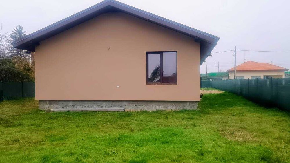 Къща с АКТ 16 - село Скутаре