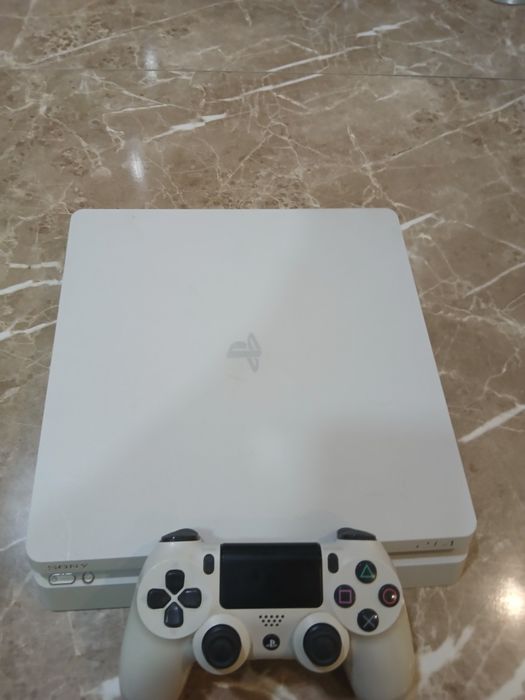 Плейстеишан  4 slim