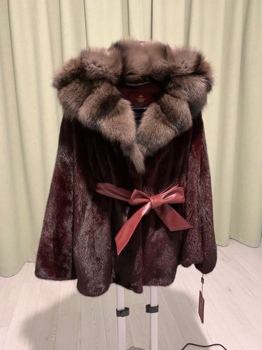 Новая Шуба норковая, капюшон соболь