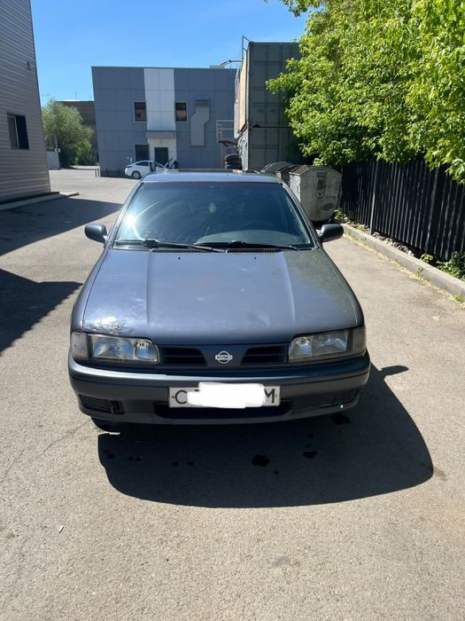 Ниссан примера п10 1995г 2 хозяин. в хорошем состояний