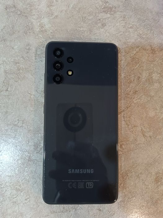 Samsung A32
Комплектация:чехол,,зарядка.
Цена: 52 0