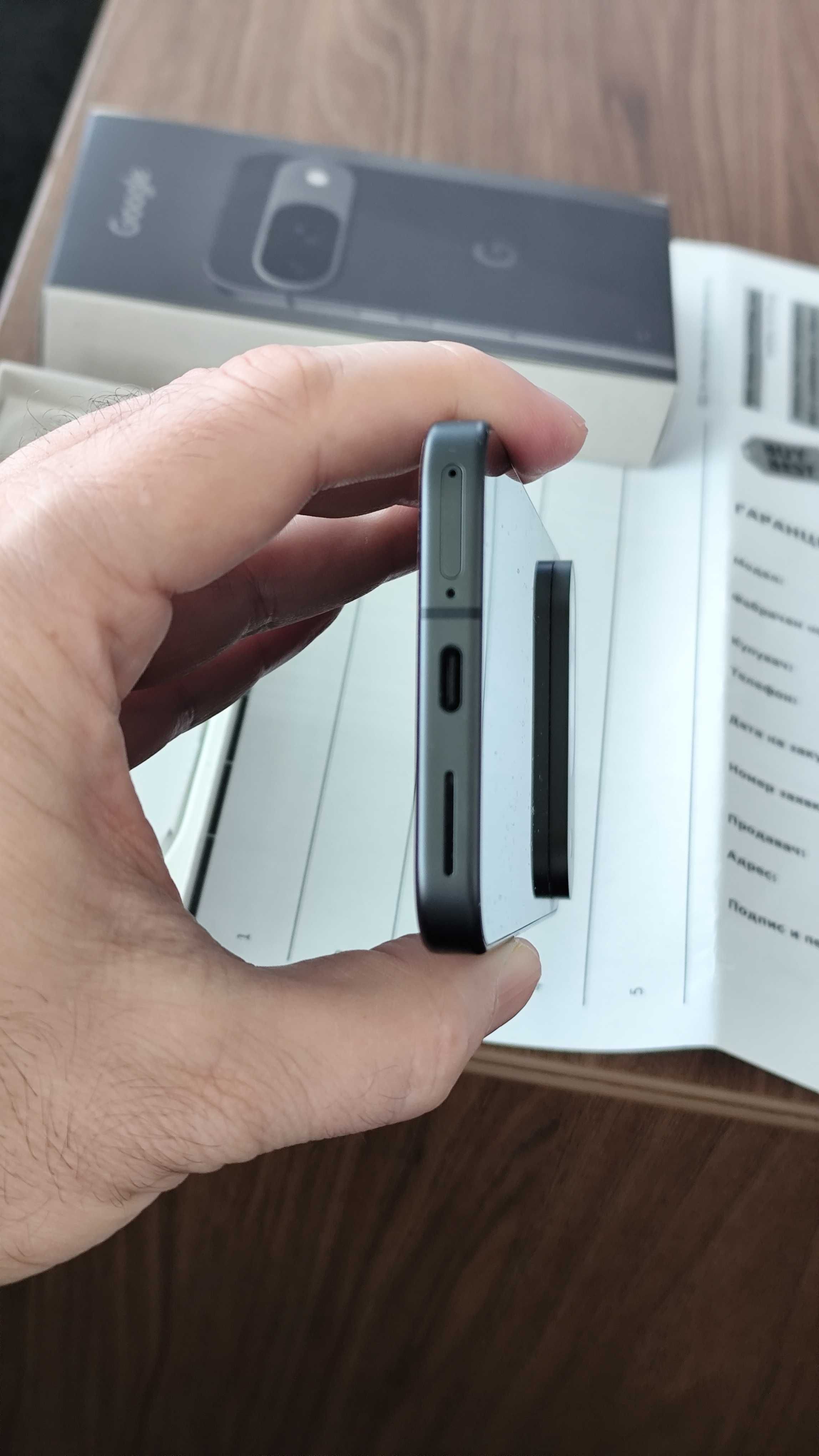 Продавам телефон Google Pixel 9 128GB obsidian(черен)