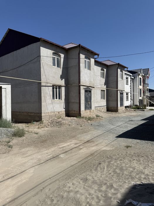 Урганч шахарда 200 кв  катежла сотилади