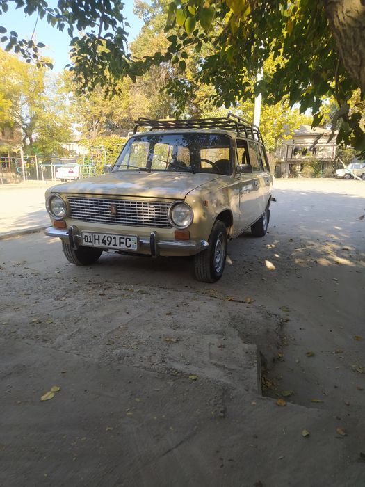 Vaz 2102 sotiladi srochno