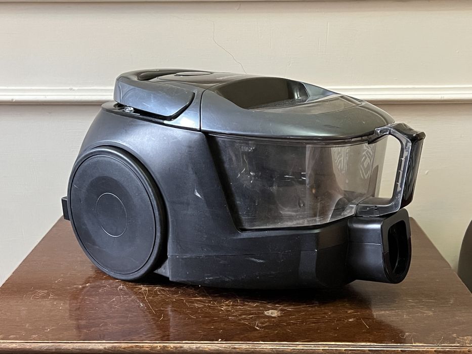 Пылесос Samsung SC18M31C0HG