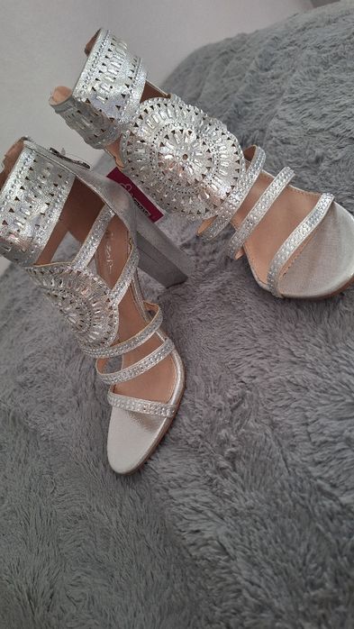 Sandale argintii