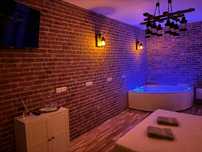 Cameră love cu jacuzzi