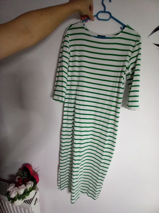 Rochie de zi cu mâneci