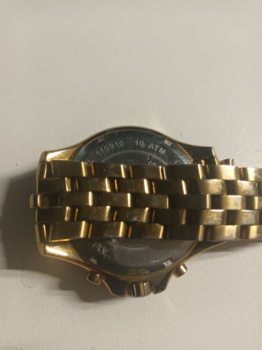 Vand ceas in conditi bune