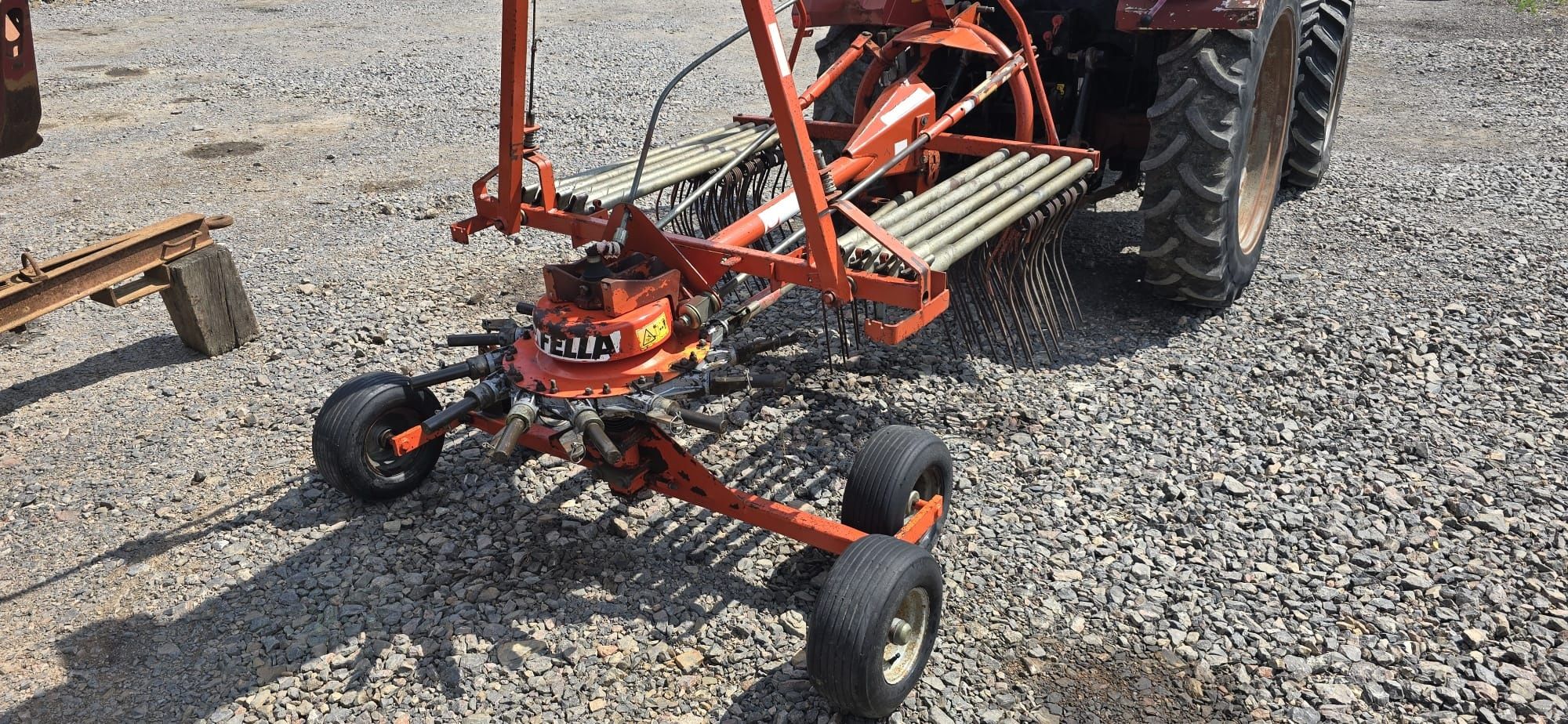 Grebla adunat fan Fella 4.2 m . Ca claas kuhn piese