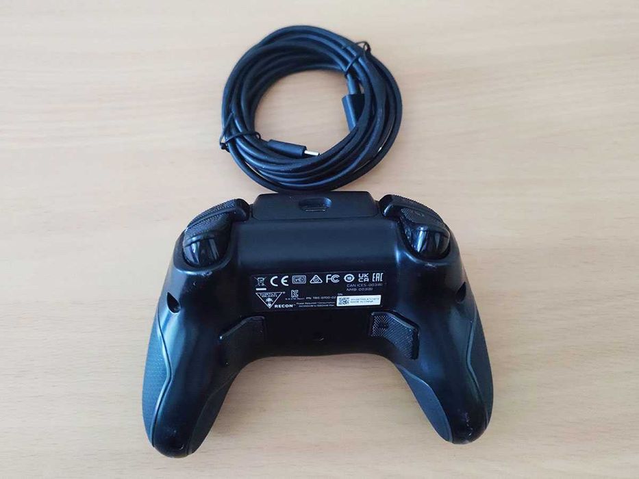 Контролер Turtle Beach Recon за Xbox Series X и PC със кабел